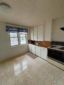 Spacious and cozy 2-bedroom main-floor home available for rent n - Photo 7