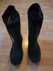 Kamik winter or summer rubbers boots sz. 8 rubber