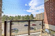 Markham One Bed Room Plus Den available for Rent::: From October