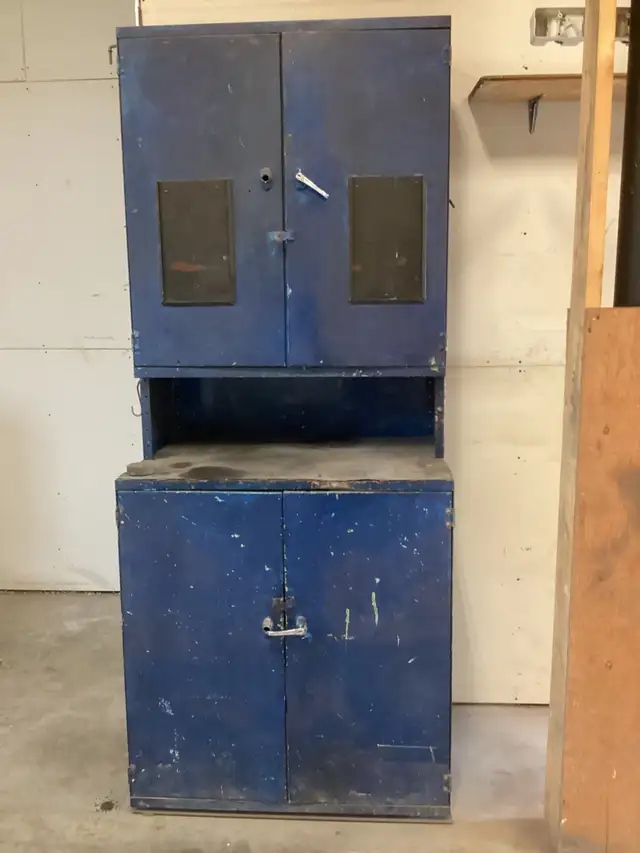 Metal auto body cabinet. Free for pick up Cook’s Creek