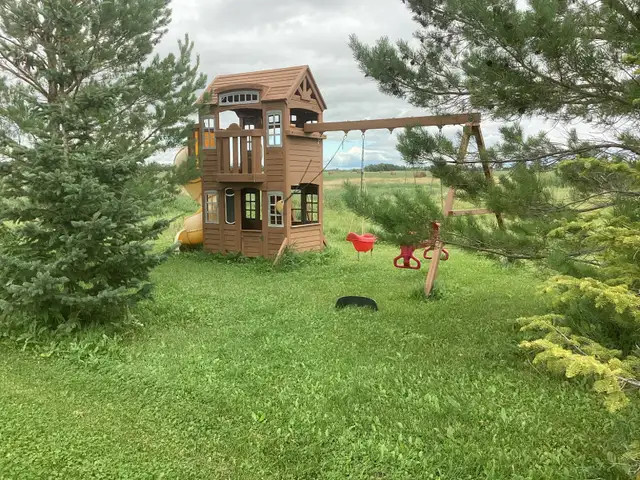Free play structure