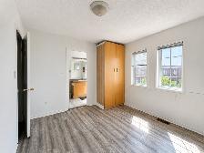 Student Room Rental with PRIVATE BATHROOM at York University - Photo 4