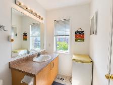 Student Room Rental with PRIVATE BATHROOM at York University - Photo 10