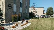 Spacious 2 Bedroom in Riverside – Clean, Quiet Building