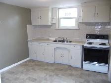 One bedroom, plus den, apartment in South-end. - Photo 2