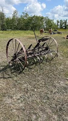 antique horse drawn implements - Photo 2