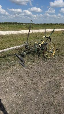 antique horse drawn implements - Photo 3