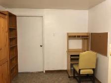 Room for rent in Newmarket close to Hospital - Photo 2