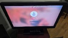 32 Inch Flat Screen with Remote - Photo 3