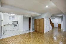 2bedrm basement apt with 1bath available in Sqr1 mississauga - Photo 2