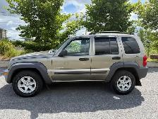 2004 Jeep Liberty 2004 JEEP LIBERTY , AUTOMATIQUE , 4x4    , 6 C - Photo 2
