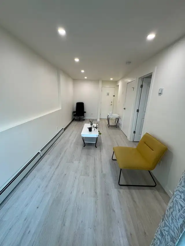 Renovated Furnished 2-Bed Condo | Utilities & Fibre Included