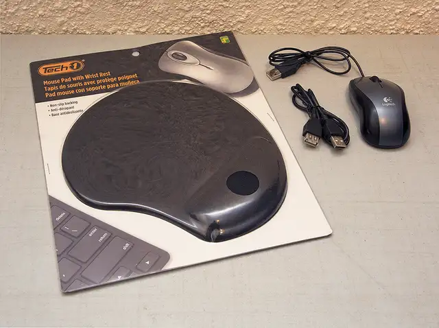 Logitech Wired Mouse (Smaller Hands), USB Extension Cable & Pad