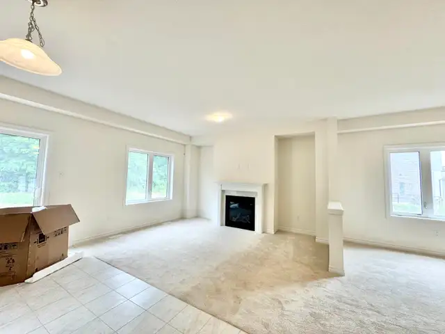 LUXURIOUS 4-BEDROOM FREEHOLD TOWNHOUSE WITH MODERN FINISHES