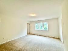 LUXURIOUS 4-BEDROOM FREEHOLD TOWNHOUSE WITH MODERN FINISHES - Photo 4