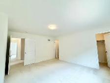 LUXURIOUS 4-BEDROOM FREEHOLD TOWNHOUSE WITH MODERN FINISHES - Photo 5