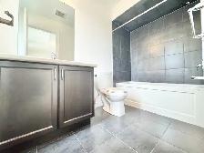 LUXURIOUS 4-BEDROOM FREEHOLD TOWNHOUSE WITH MODERN FINISHES - Photo 14