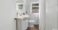 Upper floor in house for rent - Photo 9