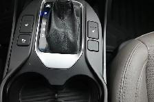 2018 Hyundai Santa Fe Luxury Leather, Heated Seats, Sunroof, One - Photo 11