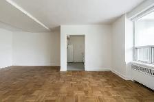 one bedroom, Avenue and Oriole Parkway - ID 4026 - Photo 5