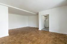 one bedroom, Avenue and Oriole Parkway - ID 4026 - Photo 7