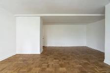 one bedroom, Avenue and Oriole Parkway - ID 4026 - Photo 8