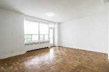 one bedroom, Avenue and Oriole Parkway - ID 4026 - Photo 10