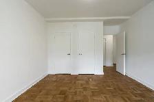 one bedroom, Avenue and Oriole Parkway - ID 4026 - Photo 12