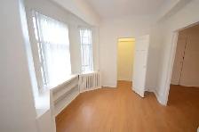 Renovated One Bedroom, College and Spadina - ID 1915 - Photo 7