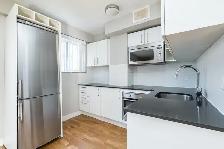 Renovated bachelor, Tyndall Ave and King St - ID 178 - Photo 3