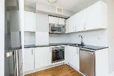 Renovated bachelor, Tyndall Ave and King St - ID 178 - Photo 6