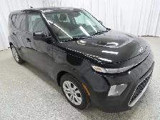 2022 Kia Soul LX  Apple Carplay, Heated seats, Climate control,