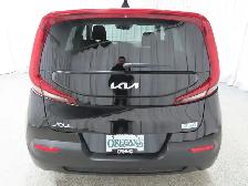 2022 Kia Soul LX  Apple Carplay, Heated seats, Climate control, - Photo 4