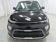 2022 Kia Soul LX  Apple Carplay, Heated seats, Climate control, - Photo 9