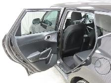 2022 Kia Soul LX  Apple Carplay, Heated seats, Climate control, - Photo 13