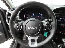 2022 Kia Soul LX  Apple Carplay, Heated seats, Climate control, - Photo 24