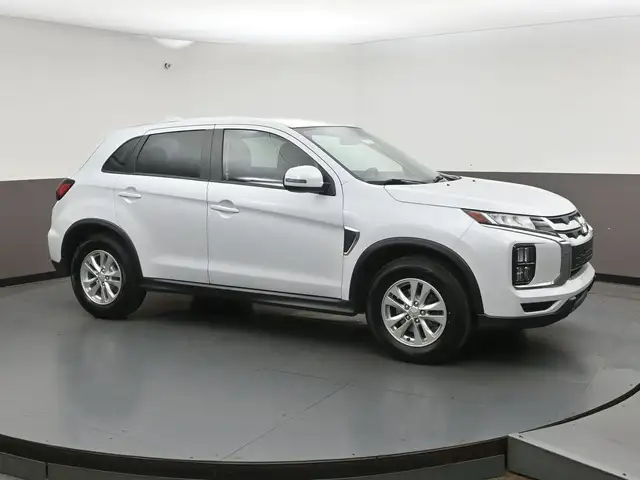 2024 Mitsubishi RVR SE HEATED SEATS | 4WD | BLUETOOTH & MORE!