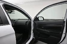 2024 Mitsubishi RVR SE HEATED SEATS | 4WD | BLUETOOTH & MORE! - Photo 30