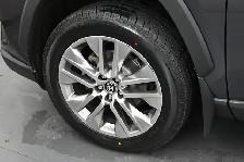 2023 Toyota RAV4 XLE AWD AWD, HEATED SEATS, BACKUP CAMERA & MORE - Photo 18