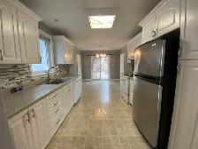 444 Dolshire St UPPER - ALL INCLUSIVE 3 bed, 2 bath - 3 Bedroom - Photo 6