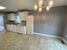 444 Dolshire St UPPER - ALL INCLUSIVE 3 bed, 2 bath - 3 Bedroom - Photo 9