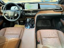 2025 Toyota Crown Signia Limited AWD - Photo 8