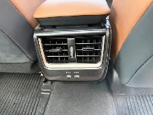 2025 Toyota Crown Signia Limited AWD - Photo 18