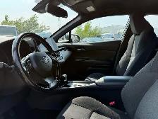 2018 Toyota C-HR FWD XLE - Photo 12