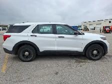 2022 Ford Explorer Hybrid - Photo 4