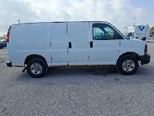 2011 GMC Savana - Photo 4