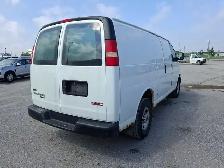 2011 GMC Savana - Photo 5