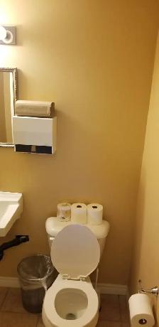 Private Office Space PRIME Location in Brantford - Photo 5