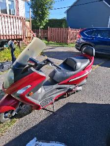Motocyclette (Scooter 250cc) - Photo 2
