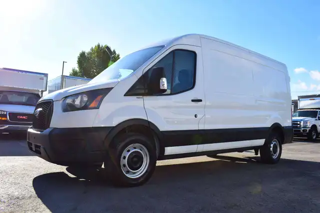 2021 Ford Transit Cargo Van T-250 148WB Med Roof  Séparateur